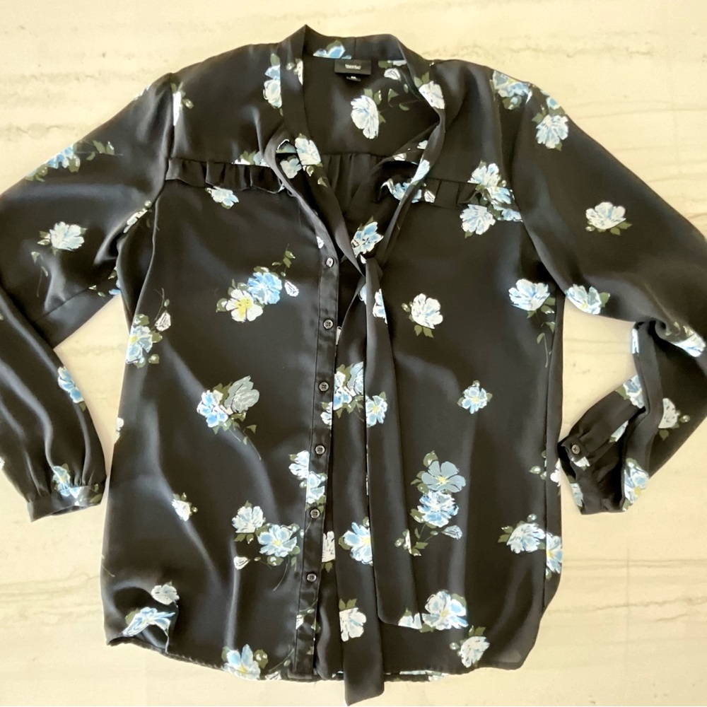 Mossimo Black and Blue Floral Blouse Size Medium With Ruffle Detail